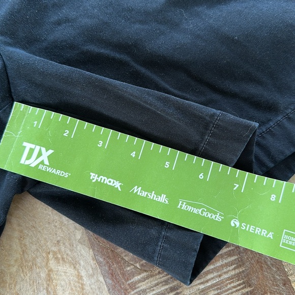 J crew 100% cotton chino shorts. Black. Size 4. - Picture 6 of 6